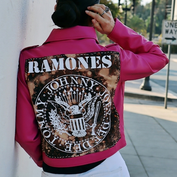 Meet your Posher, Adriana - Picture 4 of 13